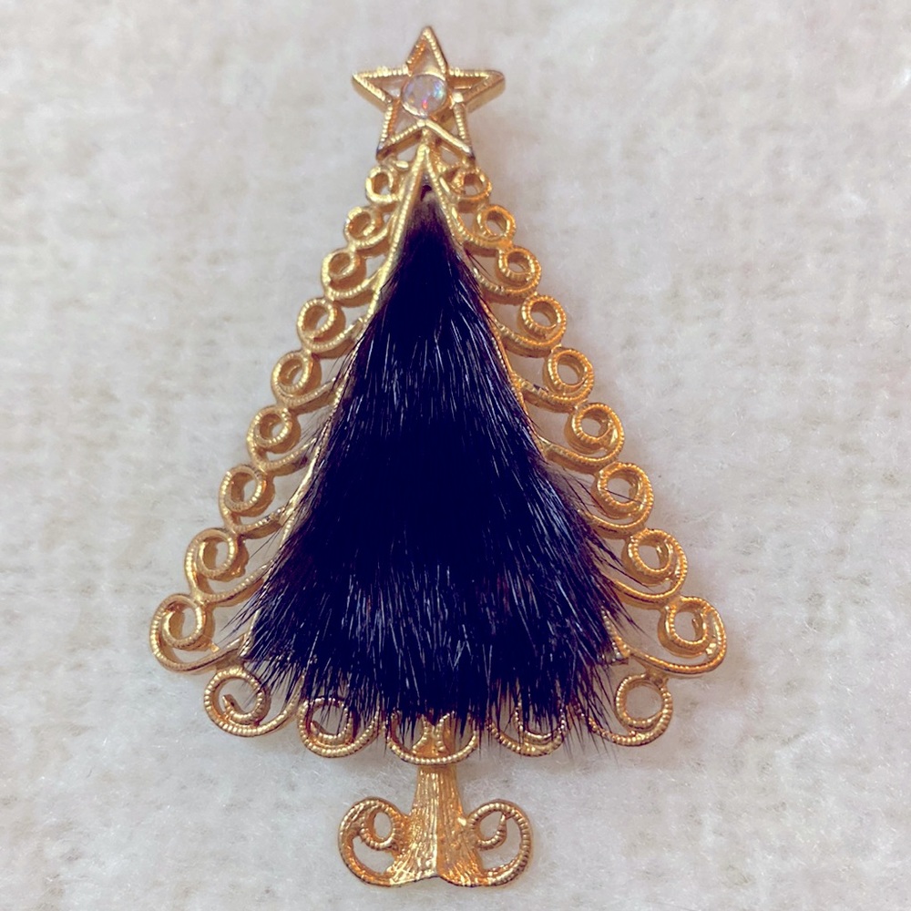 TANCER II Brooch